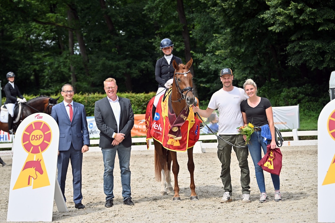 Siegerehrung auf Jungpferdeprüfung
